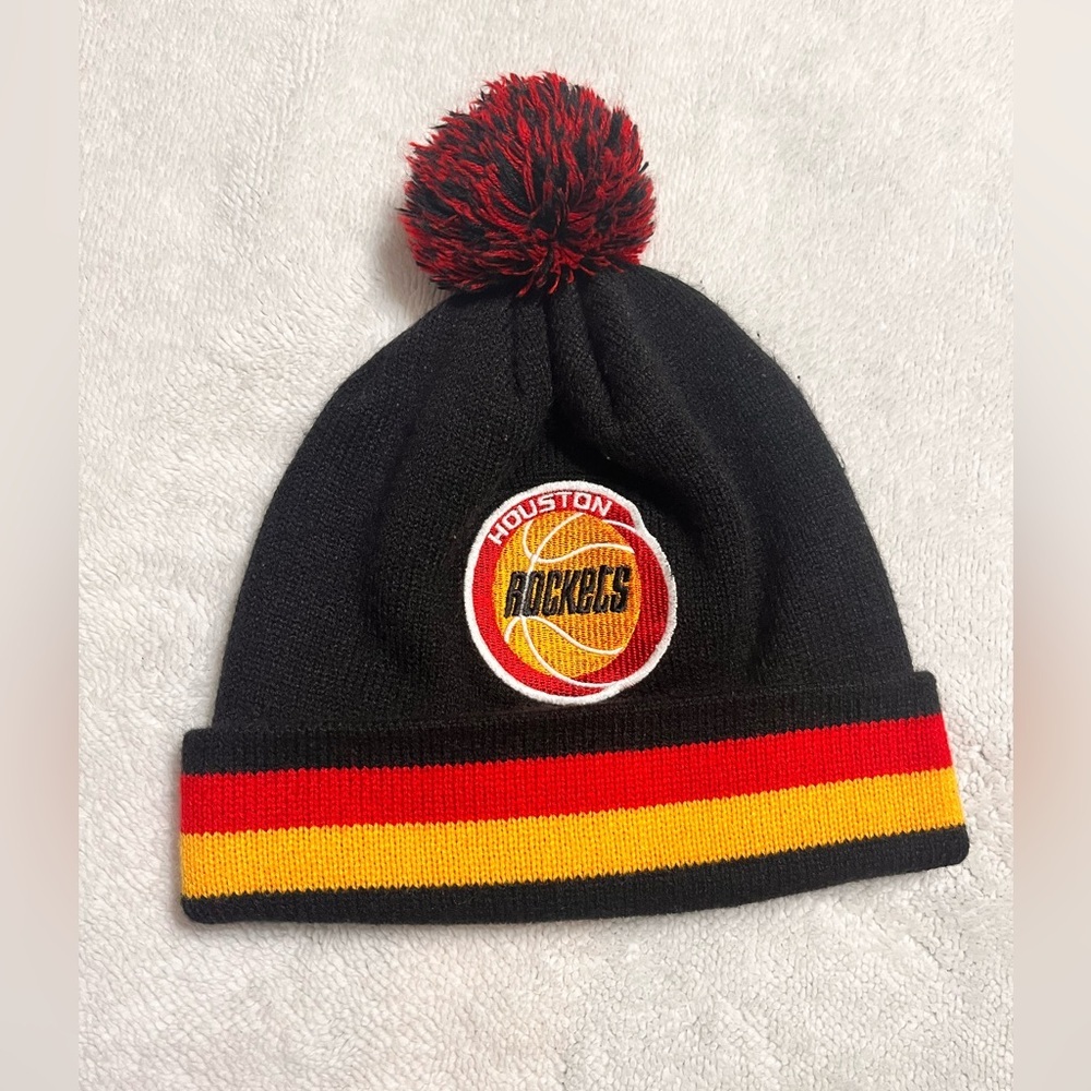 Mitchell & Ness NBA Houston Rockets Knit Pom Winter Hat Beanie.